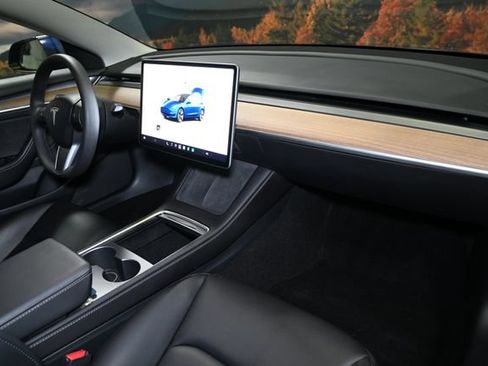 Used 2023 Tesla Model 3 Standard Range RWD image 57