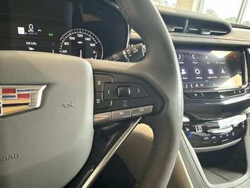 Certified 2024 Cadillac XT6 Premium Luxury w/ LPO, Floor Liner Package AWD/4WD image 39