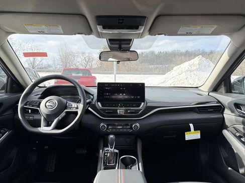 New 2025 Nissan Altima 2.5 SR w/ SR Premium Package image 12