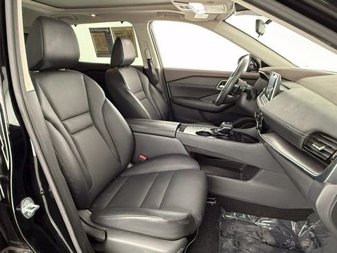 Used 2021 Nissan Rogue SV w/ Premium Package FWD image 18