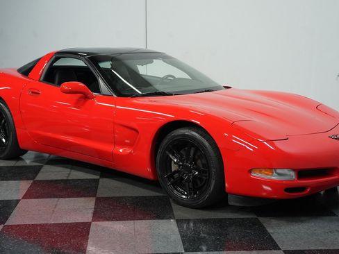 Used 1997 Chevrolet Corvette Coupe w/ Memory Pkg image 13