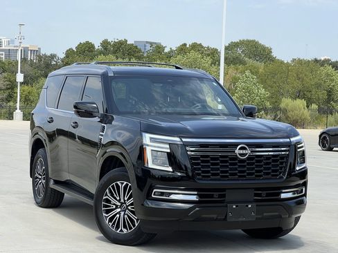 Used 2025 Nissan Armada Platinum w/ Convenience Package RWD image 2
