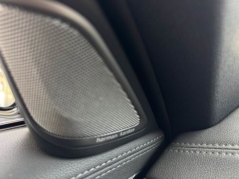 Used 2021 BMW 740i w/ M Sport Package image 26