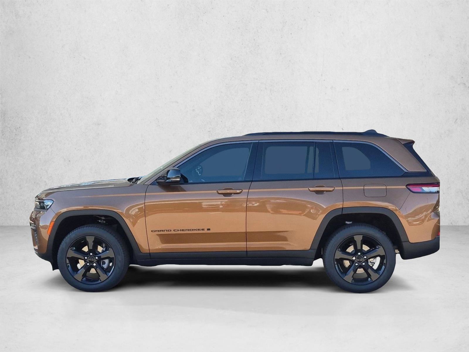New 2026 Jeep Grand Cherokee Limited w/ Limited Altitude Package AWD/4WD image 5