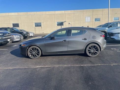 Used 2022 MAZDA MAZDA3 s image 3