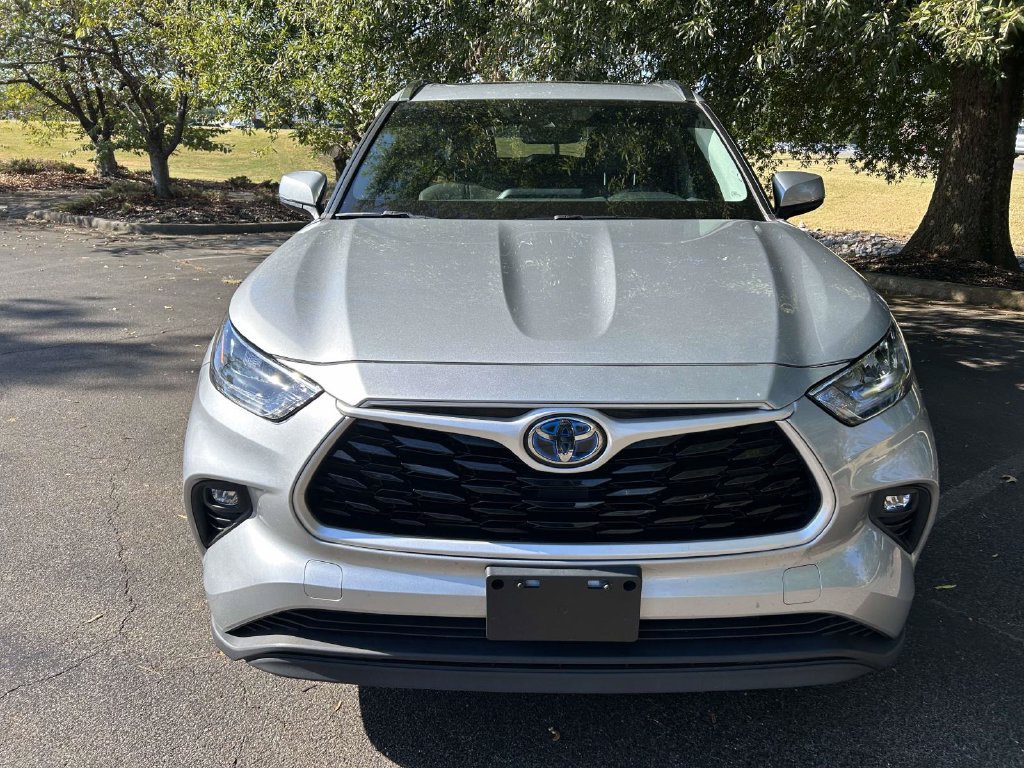 Used 2020 Toyota Highlander XLE AWD/4WD image 6