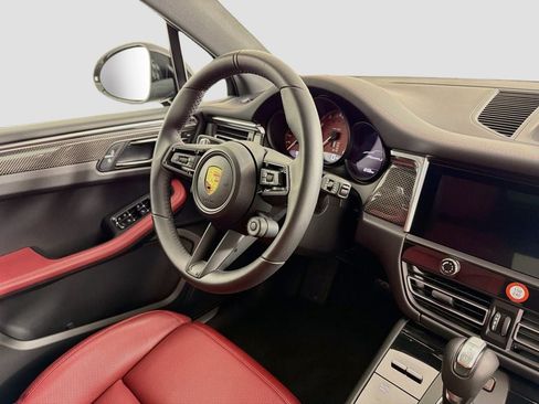 Certified 2026 Porsche Macan S AWD/4WD image 42
