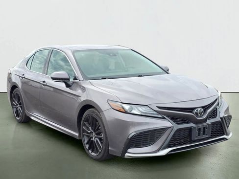 Used 2024 Toyota Camry XSE FWD image 8