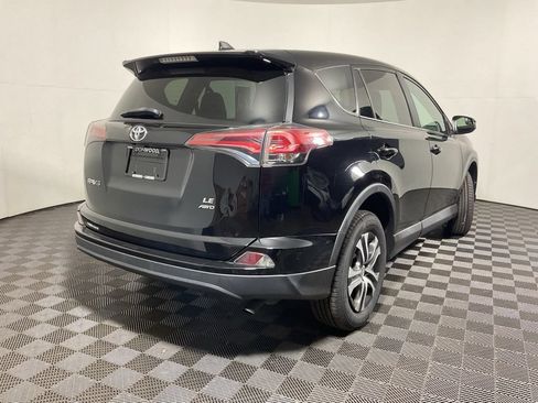 Used 2018 Toyota RAV4 LE w/ All Weather Liner Package AWD/4WD image 15