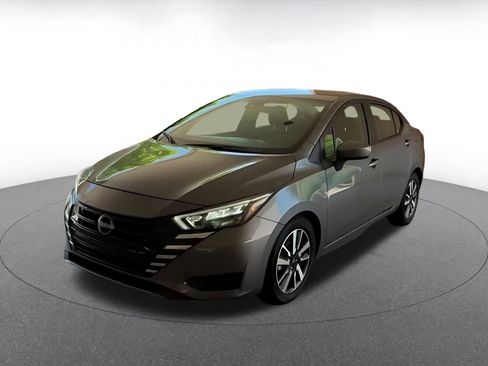 Used 2025 Nissan Versa SV FWD image 4