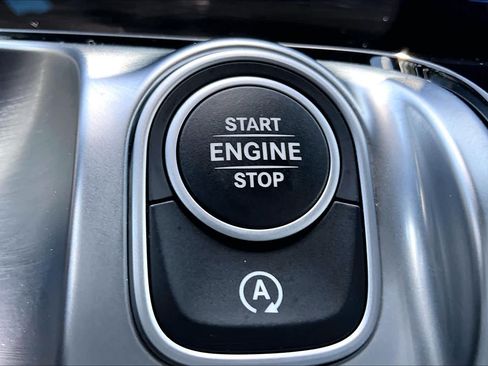 Used 2025 Mercedes-Benz GLB 35 AMG 4MATIC image 64