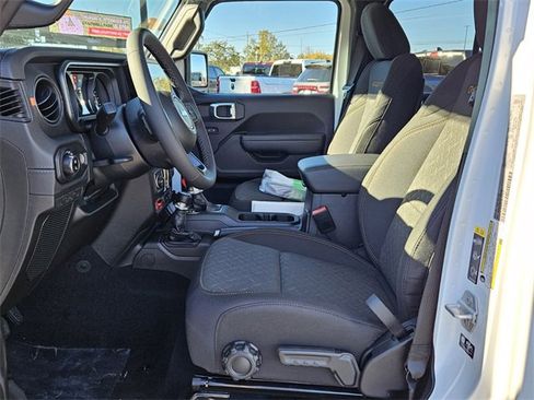 New 2026 Jeep Gladiator Mojave image 3