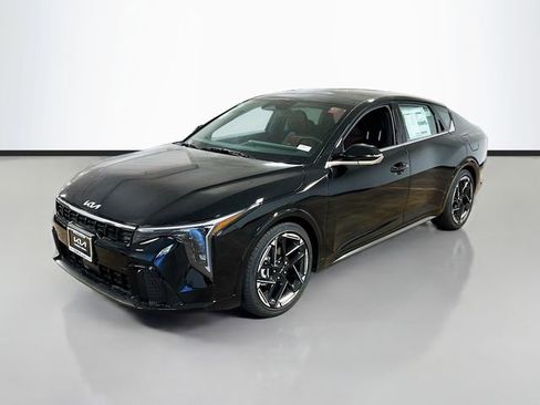 New 2025 Kia K4 GT-Line image 3