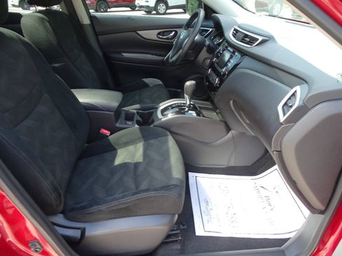 Used 2015 Nissan Rogue AWD w/ SV Moonroof Package image 40
