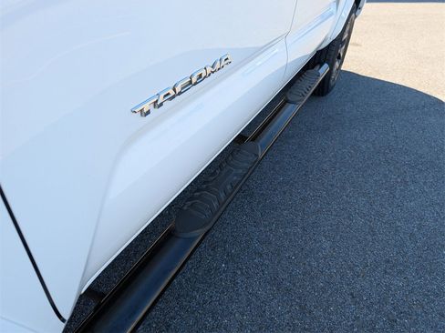 Used 2022 Toyota Tacoma SR5 image 9