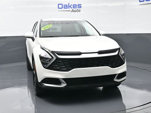 Certified 2023 Kia Sportage LX image 3