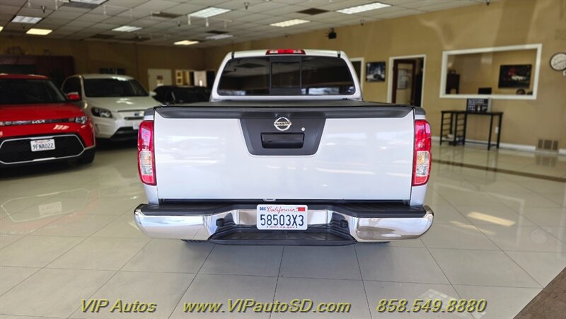 Used 2018 Nissan Frontier SV RWD image 8
