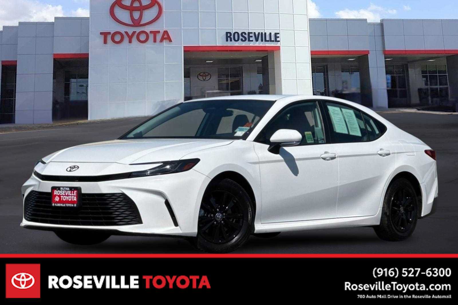 Used 2025 Toyota Camry LE FWD image 1