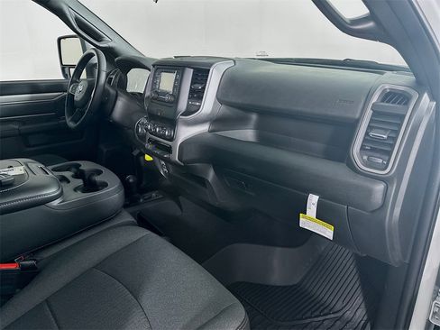 Used 2024 RAM 2500 Tradesman w/ Chrome Appearance Group image 30