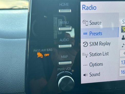 Used 2021 Toyota Sienna XLE image 38