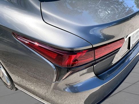 Used 2022 Lexus LS 500 AWD w/ Interior Upgrade Package image 29