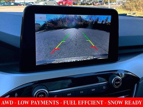 Used 2022 Ford Escape SE w/ Cold Weather Package image 13