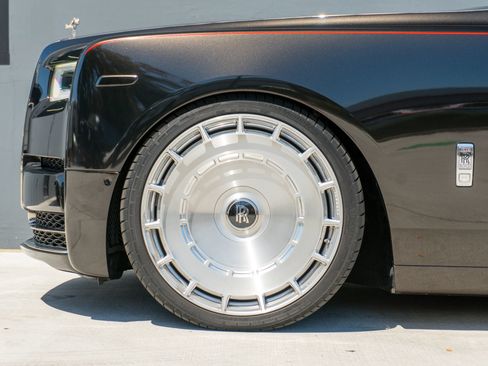 Used 2021 Rolls-Royce Phantom Sedan RWD image 20