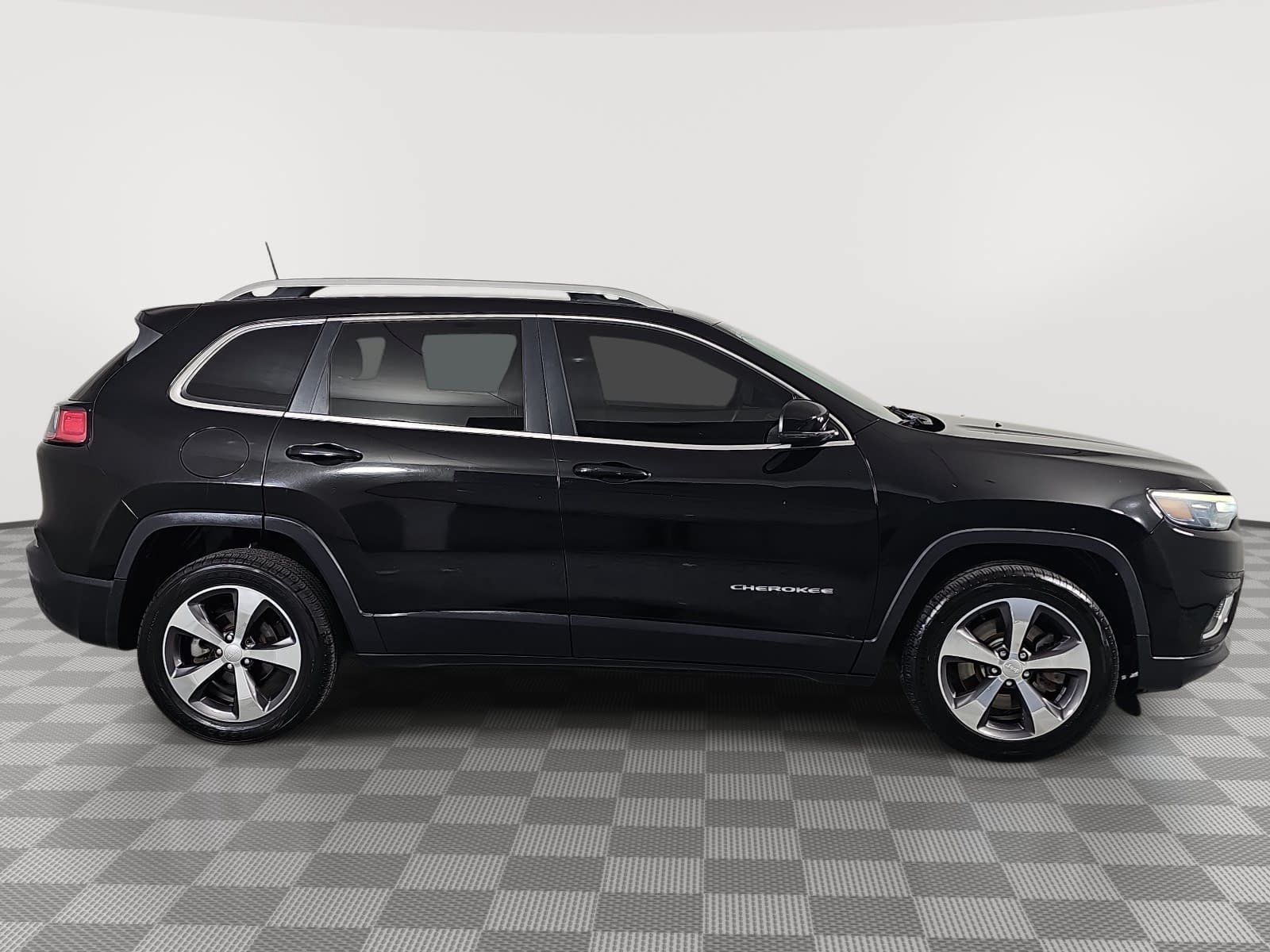 Used 2020 Jeep Cherokee Limited FWD image 9