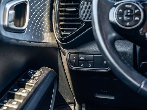 Used 2022 Kia Soul X-Line FWD image 23