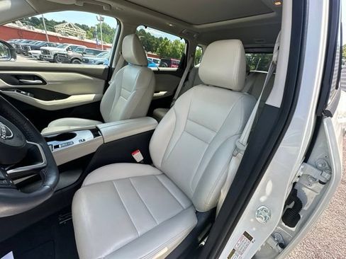 Used 2023 Nissan Rogue SL w/ SL Premium Package FWD image 11