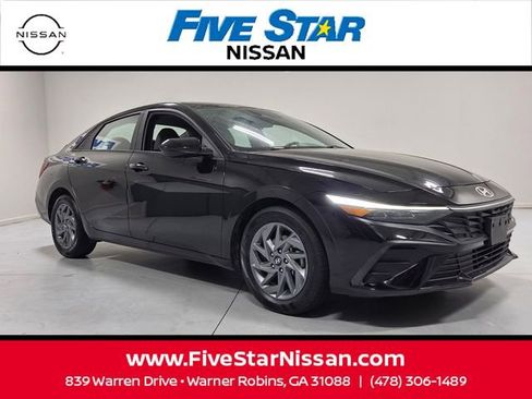 Used 2024 Hyundai Elantra SEL FWD image 1