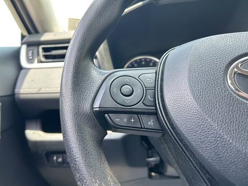 Used 2019 Toyota RAV4 LE AWD/4WD image 20