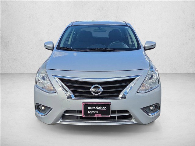 Used 2016 Nissan Versa FWD image 2