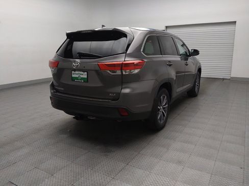 Used 2019 Toyota Highlander XLE image 9