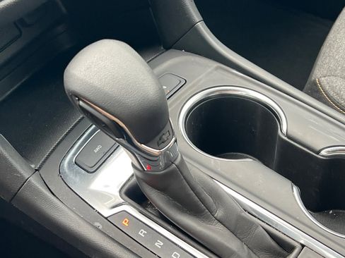 Used 2024 Chevrolet Equinox LT image 18