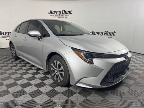 Used 2022 Toyota Corolla LE FWD image 6
