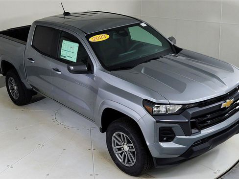 Used 2023 Chevrolet Colorado LT w/ LT Convenience Package II RWD image 13