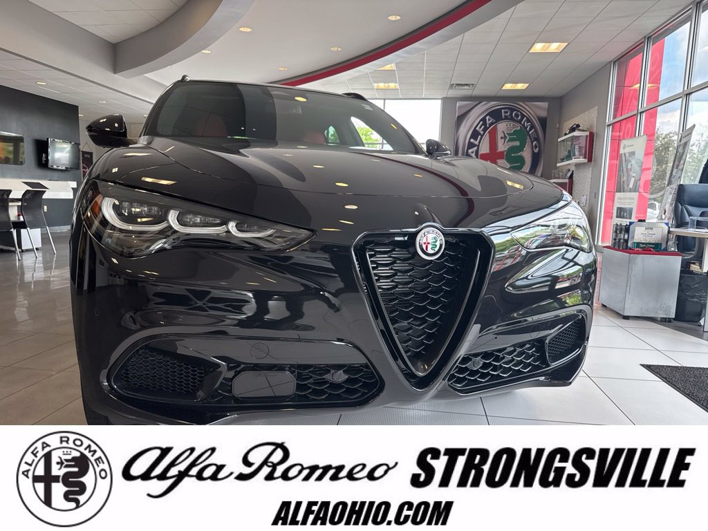 New 2026 Alfa Romeo Stelvio Sprint AWD/4WD image 1