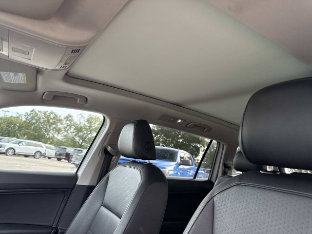 Used 2020 Volkswagen Tiguan SEL FWD image 21