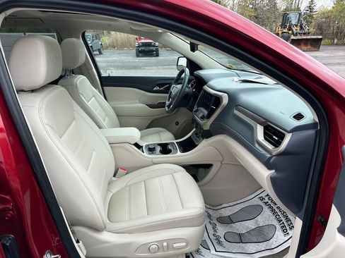 Used 2022 GMC Acadia Denali w/ Denali Ultimate Package FWD image 36