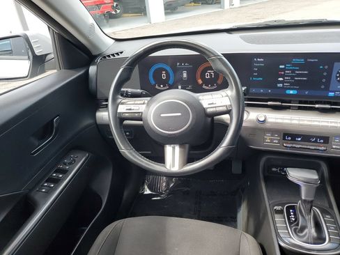 Used 2024 Hyundai Kona SEL FWD image 11