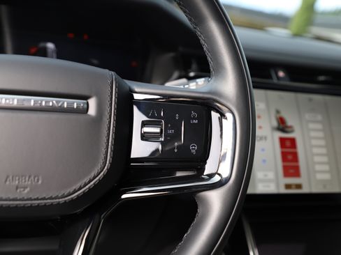 Certified 2026 Land Rover Range Rover Velar Dynamic SE image 25