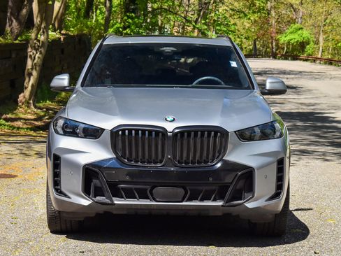 Used 2024 BMW X5 sDrive40i w/ M Sport Package RWD image 12