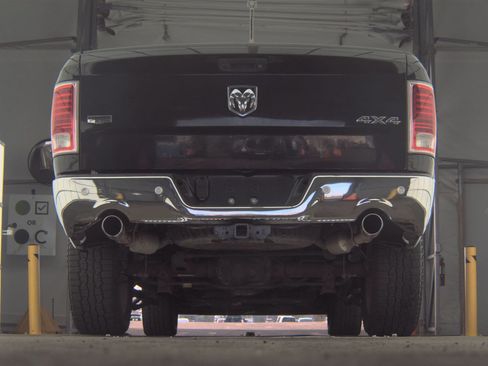 Used 2018 RAM 1500 Laramie w/ Convenience Group image 10