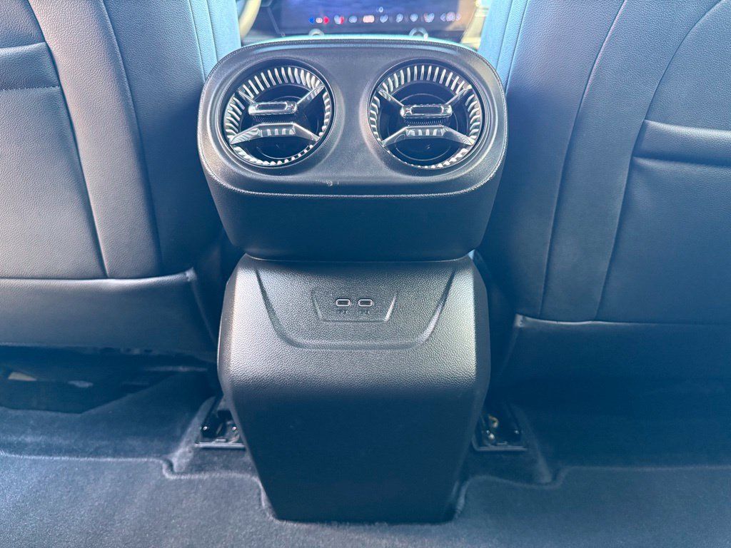Used 2024 Chevrolet Blazer EV LT AWD/4WD image 10