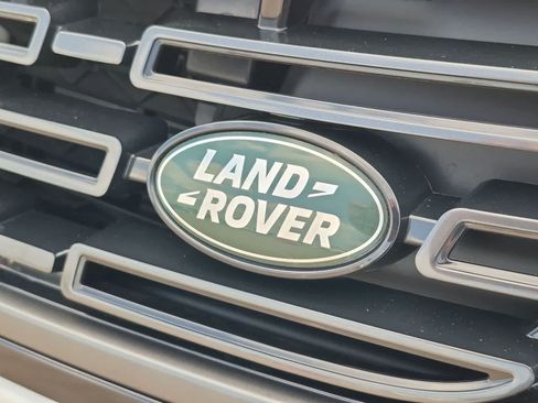 Certified 2026 Land Rover Range Rover Velar Dynamic SE AWD/4WD image 11