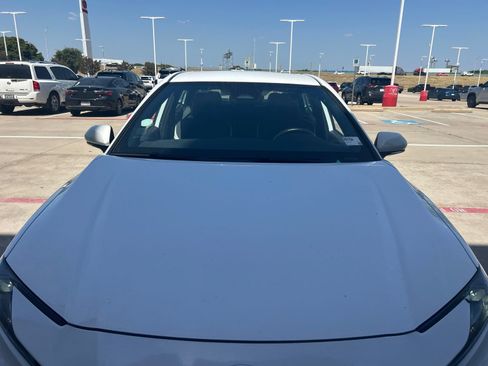 Used 2025 Toyota Camry SE w/ Convenience Package AWD/4WD image 3