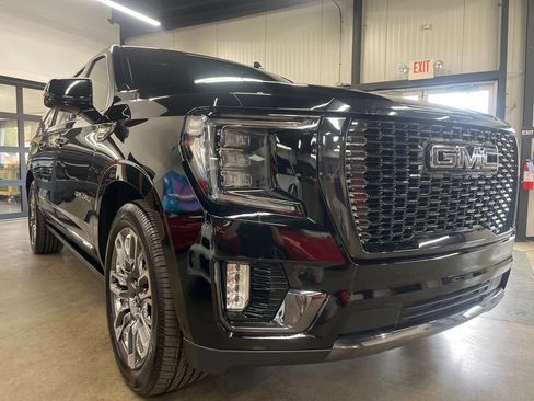 Used 2023 GMC Yukon XL Denali Ultimate AWD/4WD image 17