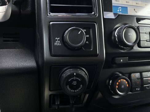 Used 2018 Ford F150 XLT w/ Equipment Group 302A Luxury AWD/4WD image 17
