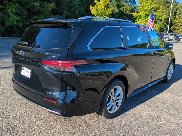 New 2026 Toyota Sienna Limited AWD/4WD image 4